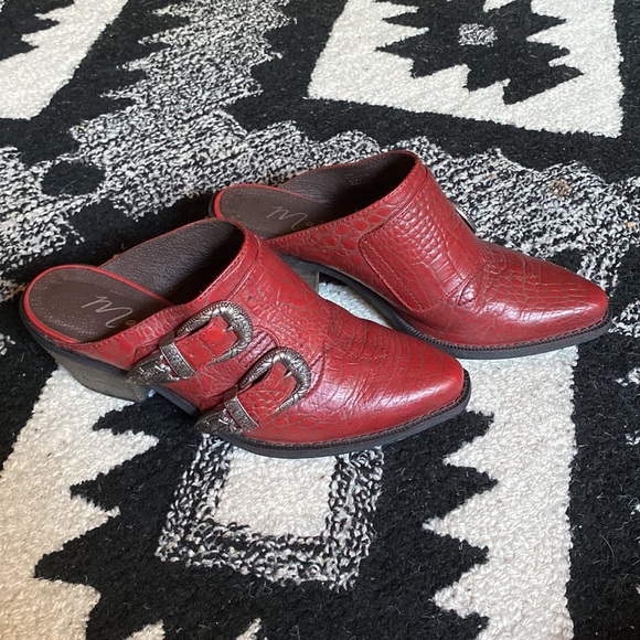 Matisse Red Bloke Western Mules - Picture 3 of 8